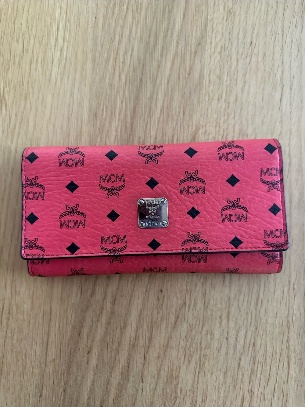 MCM tri-fold long wallet